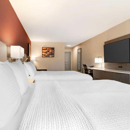 Best Western Plus Temecula Wine Country Hotel & Suites Eksteriør billede