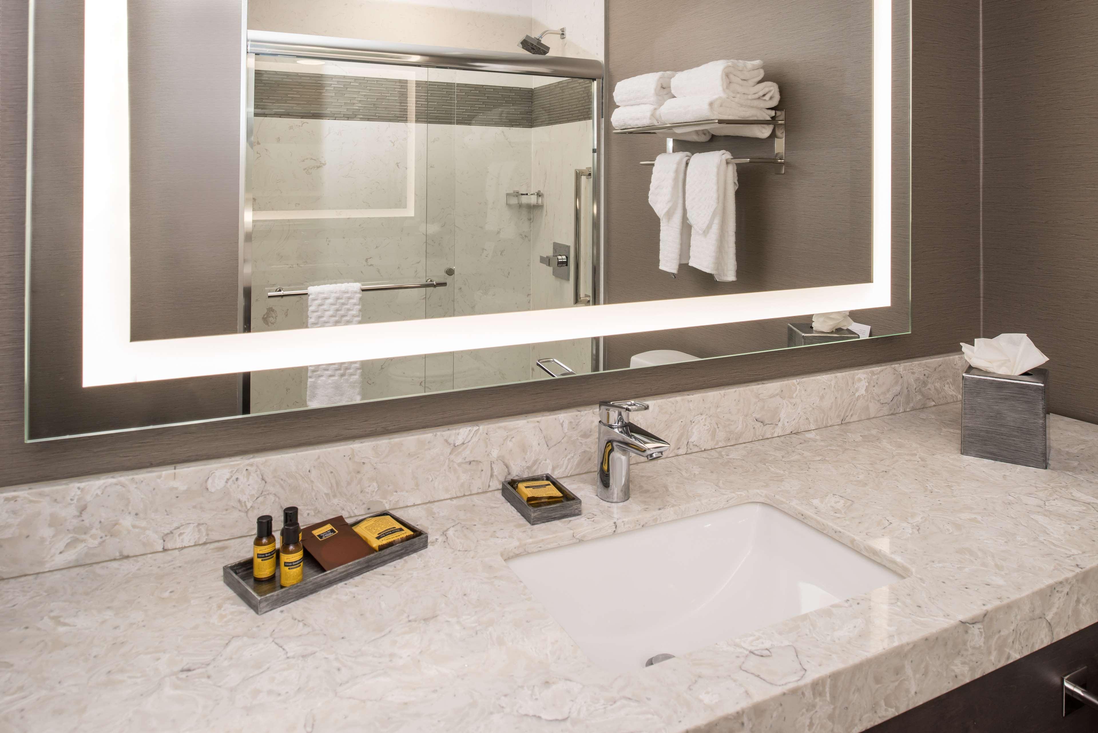 Best Western Plus Temecula Wine Country Hotel & Suites Eksteriør billede