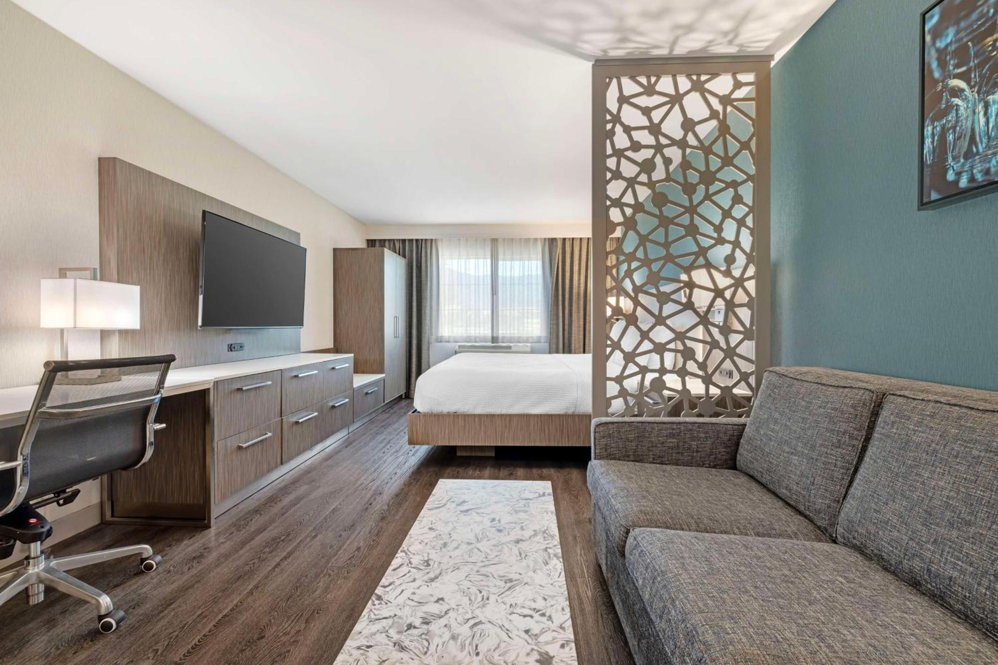 Best Western Plus Temecula Wine Country Hotel & Suites Eksteriør billede